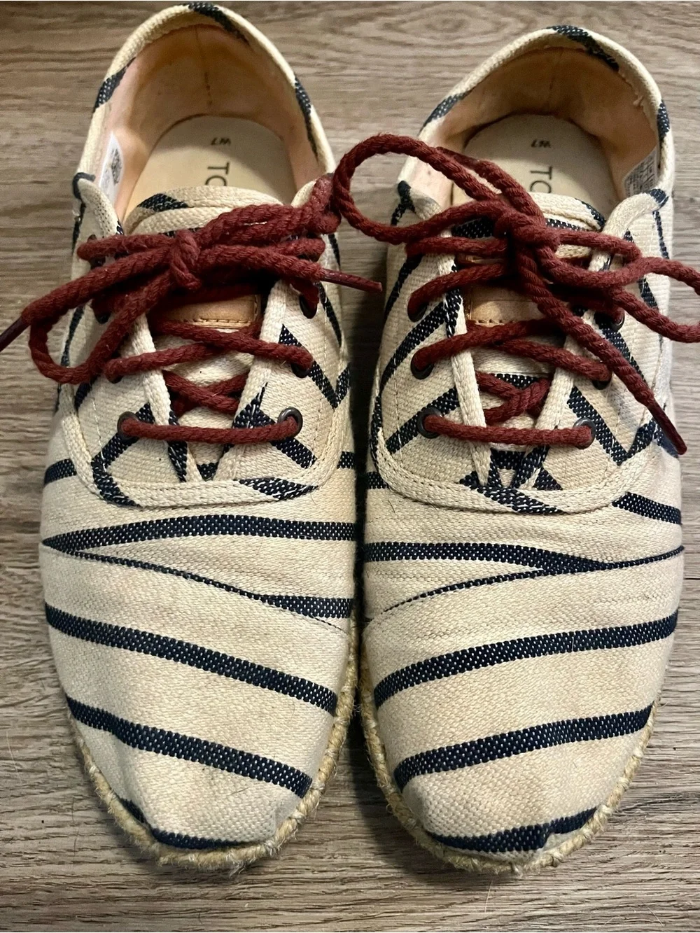 TOMS Cordones Natural Woven Rivera Stripe on Rope Navy Stripes and Red Laces